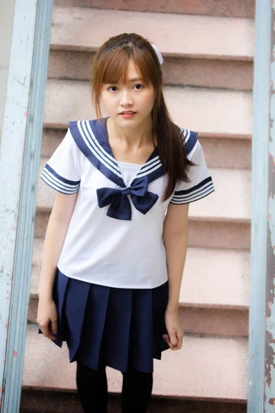 Πορτρέτο Του Thai Έφηβος Όμορφο Κορίτσι Στην Ιαπωνική Φοιτητική Στολή — Φωτογραφία Αρχείου