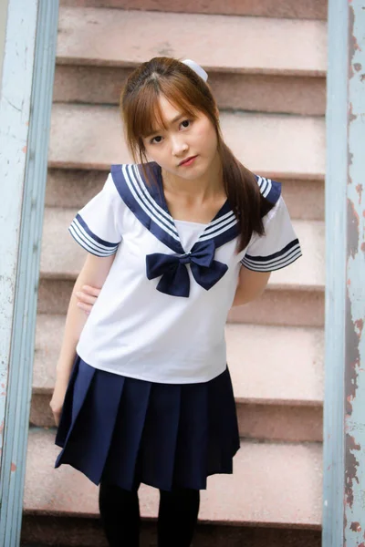 Retrato Tailandês Adolescente Linda Menina Japonês Estudante Uniforme Feliz Relaxar — Fotografia de Stock