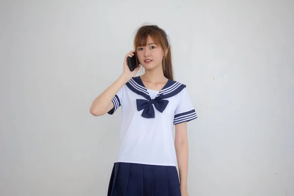 Retrato Tailandês Adolescente Linda Menina Japonês Estudante Uniforme Chamando Telefone — Fotografia de Stock