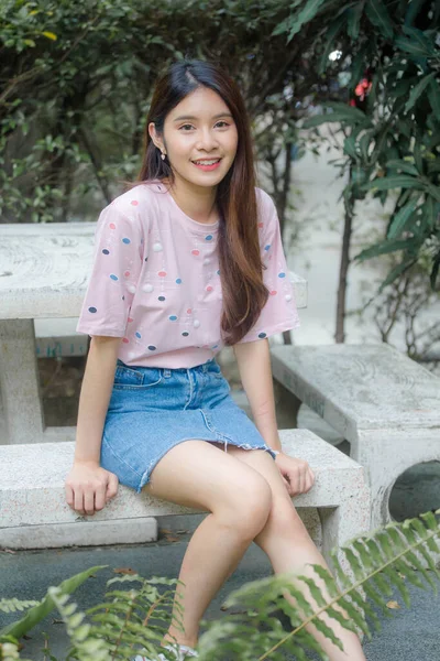 Portrait Thai Adult Beautiful Girl Pink Shirt Blue Jeans Relax — Stock Photo, Image