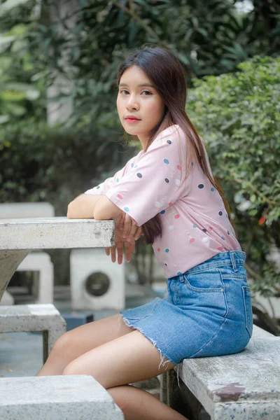 Portrait Thai Adult Beautiful Girl Pink Shirt Blue Jeans Relax — Stock Photo, Image