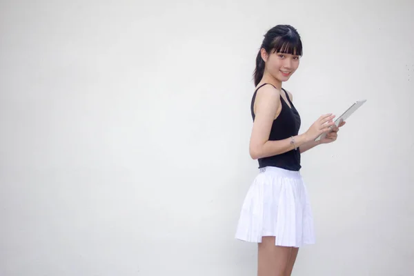 Πορτρέτο Του Thai Ενηλίκων Όμορφη Κοπέλα Μαύρο Πουκάμισο Λευκή Φούστα — Φωτογραφία Αρχείου
