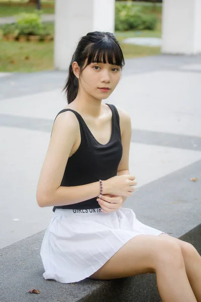 Portret Van Thai Volwassen Mooi Meisje Zwart Shirt Wit Rok — Stockfoto