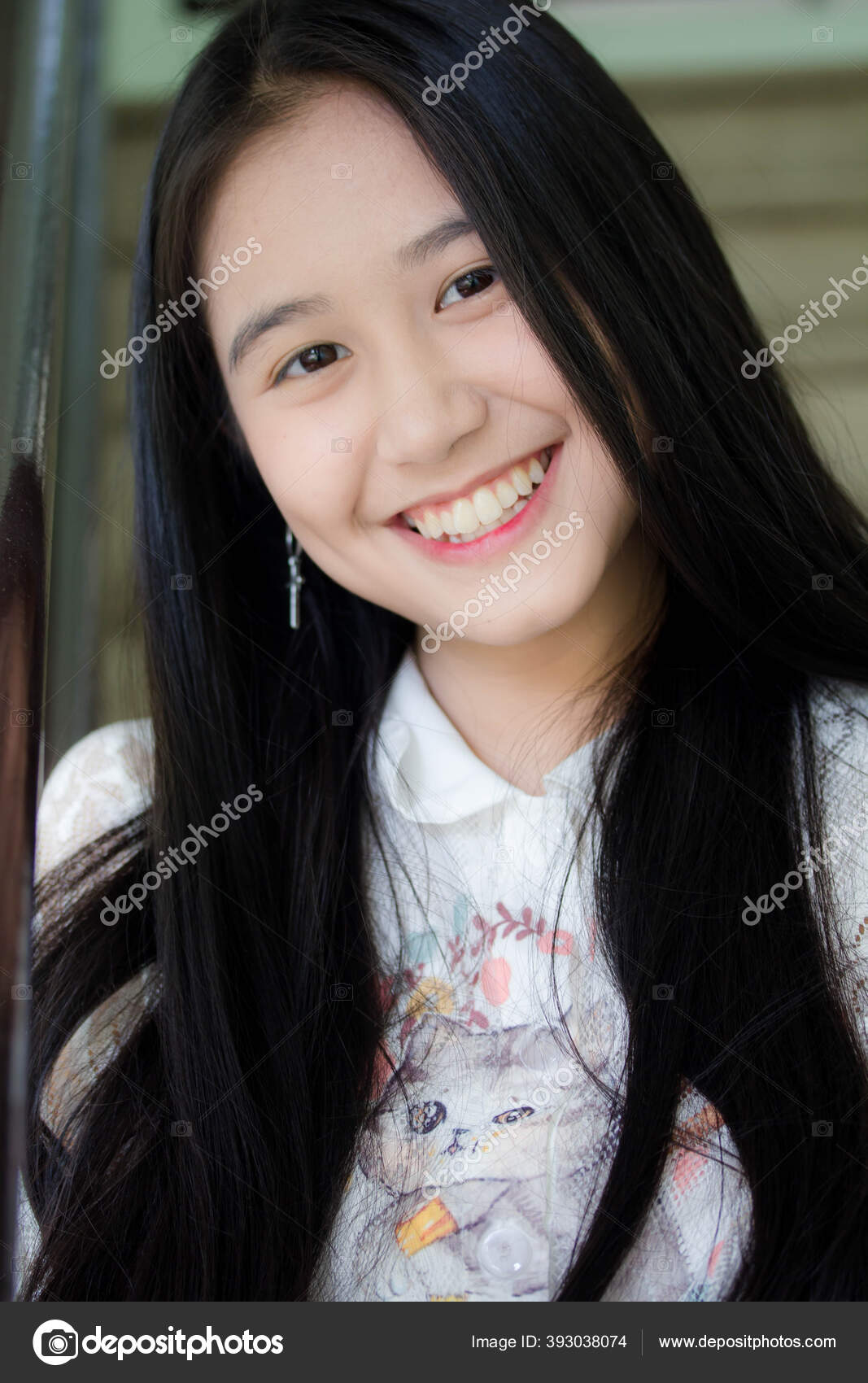 Portrait Thai Teen Beautiful Girl Happy Relax Stock Photo by  ©pb20th@yahoo.com 393038074