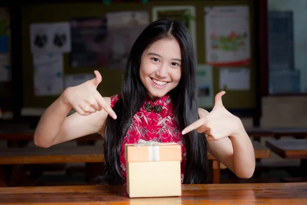 Retrato Tailandés Adolescente Hermosa Chica Vestido Chino Feliz Año Nuevo — Foto de Stock