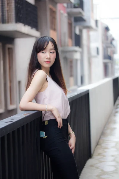 Portrait Thai Chine Adulte Belle Fille Détendre Sourire — Photo