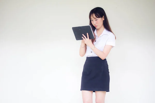 Retrato Tailandés Estudiante Adulto Universidad Uniforme Hermosa Chica Usando Tableta —  Fotos de Stock