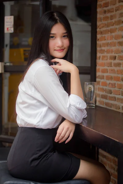 Retrato Tailandês China Adulto Menina Escritório Relaxar Sorrir — Fotografia de Stock