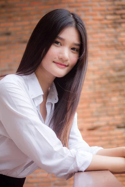 Portret Van Thai China Volwassen Kantoor Meisje Ontspannen Glimlachen — Stockfoto