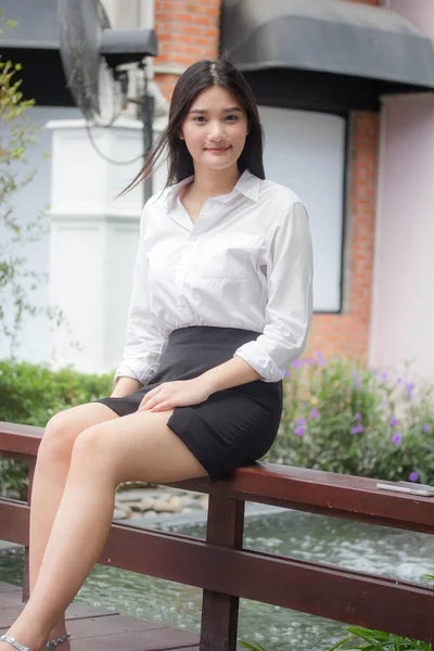 Portrait Thai China Adult Office Girl Relax Smile — Stock Photo, Image