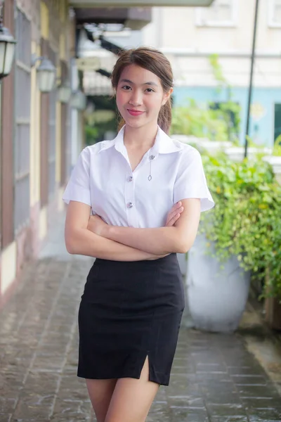 Porträt Von Thailändischen Erwachsenen Studenten Uniform Schöne Mädchen Entspannen Und — Stockfoto