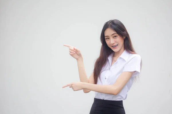 Retrato Tailandês Adulto Estudante Universidade Uniforme Bela Menina Apontando — Fotografia de Stock