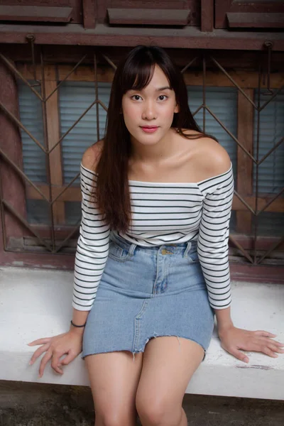 Asia Thai Teen Bianco Shirt Bella Ragazza Felice Rilassarsi — Foto Stock