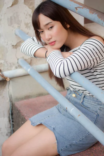 Asijské Thajská Dospívající Bílý Shirt Krásný Dívka Šťastný Relax — Stock fotografie