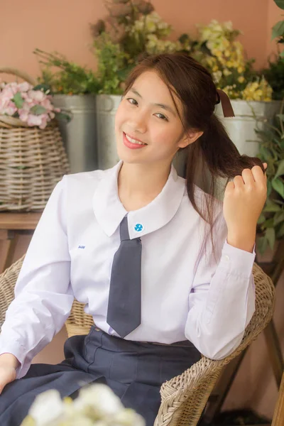 Portræt Thai High School Studerende Uniform Teenager Smuk Pige Glad - Stock-foto