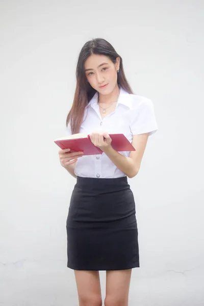 Porträtt Thai Vuxen Student Universitet Uniform Vacker Flicka Läsa Röd — Stockfoto