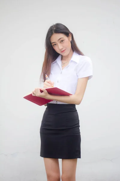 Ritratto Thai Adulto Studente Università Uniforme Bella Ragazza Letto Rosso — Foto Stock