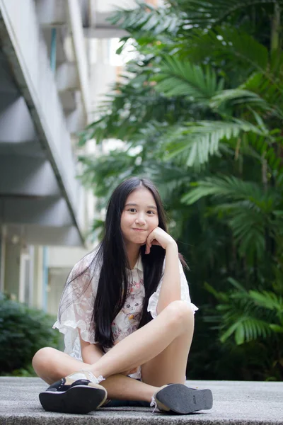 Portrét Thajské Teen Krásné Dívky Šťastný Relaxovat — Stock fotografie