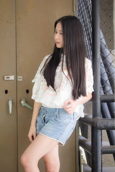 Portrait Thai Adolescent Belle Fille Heureuse Détendre — Photo