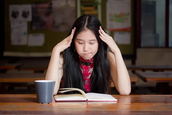 Portrait Thai Teen Beautiful Girl Chinese Dress Read Book — Stock Photo, Image