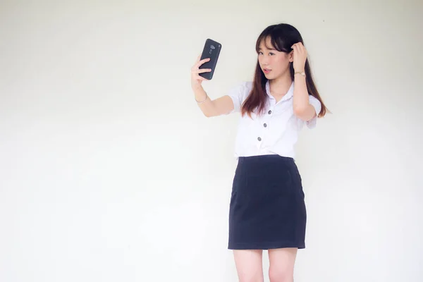Retrato Tailandês Adulto Estudante Universidade Uniforme Bela Menina Usando Seu — Fotografia de Stock