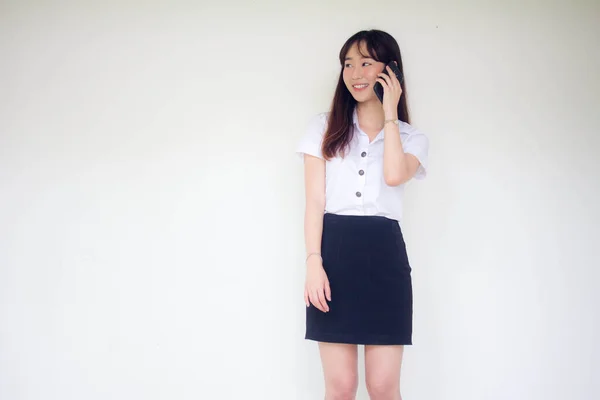 Portret Van Thai Volwassen Student Universiteit Uniform Mooi Meisje Bellen — Stockfoto