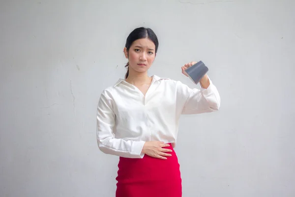 Retrato Tailandês Adulto Trabalhando Mulheres Branco Camisa Vermelho Saia Beber — Fotografia de Stock