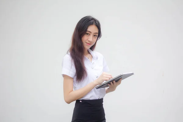 Retrato Tailandês Adulto Estudante Universidade Uniforme Bela Menina Usando Seu — Fotografia de Stock