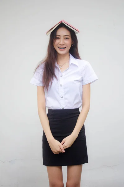 Porträt Von Thailändischen Erwachsenen Studenten Uniform Schöne Mädchen Zeigen Rotes — Stockfoto