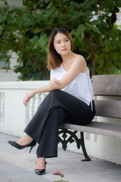 Portrait Thai Adult Beautiful Girl Relax Smile — Stock Photo, Image