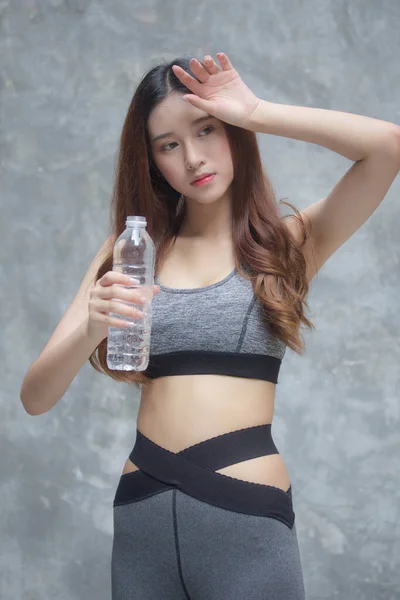 Asiatisch Thai Japanisch Teen Hübsch Mädchen Sportswear Trinken Wasser — Stockfoto