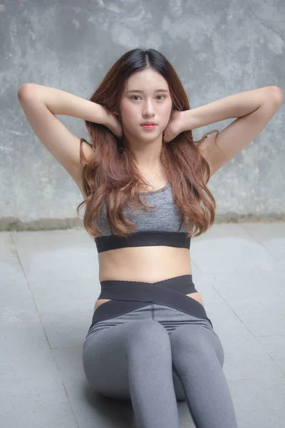 Asya Taylandlı Japon Genç Kız Spor Giyim Egzersizi Yapıyor — Stok fotoğraf