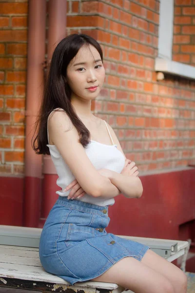 Portrait Thai China Adult Beautiful Girl White Shirt Blue Jeans — Stock Photo, Image