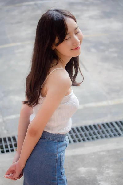 Πορτρέτο Της Κίνας Thai Ενηλίκων Όμορφο Κορίτσι Λευκό Πουκάμισο Μπλε — Φωτογραφία Αρχείου