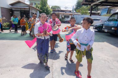 BANGKOK, THAILAND-APRIL 11, 2018: Tayland Yeni Yıl / Su Festivali 'nde (Tayland Yeni Yıl Festivali) 11 Nisan 2018 tarihinde Bangkok, Tayland.