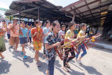 BANGKOK, THAILAND-APRIL 11, 2018: Tayland Yeni Yıl / Su Festivali 'nde (Tayland Yeni Yıl Festivali) 11 Nisan 2018 tarihinde Bangkok, Tayland.