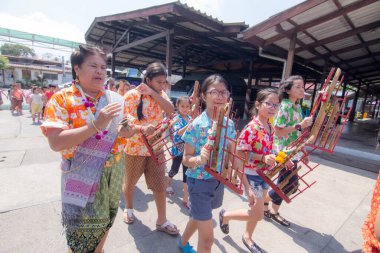 BANGKOK, THAILAND-APRIL 11, 2018: Tayland Yeni Yıl / Su Festivali 'nde (Tayland Yeni Yıl Festivali) 11 Nisan 2018 tarihinde Bangkok, Tayland.