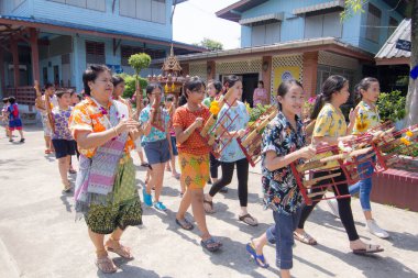 BANGKOK, THAILAND-APRIL 11, 2018: Tayland Yeni Yıl / Su Festivali 'nde (Tayland Yeni Yıl Festivali) 11 Nisan 2018 tarihinde Bangkok, Tayland.