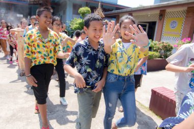 BANGKOK, THAILAND-APRIL 11, 2018: Tayland Yeni Yıl / Su Festivali 'nde (Tayland Yeni Yıl Festivali) 11 Nisan 2018 tarihinde Bangkok, Tayland.