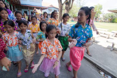BANGKOK, THAILAND-APRIL 11, 2018: Tayland Yeni Yıl / Su Festivali 'nde (Tayland Yeni Yıl Festivali) 11 Nisan 2018 tarihinde Bangkok, Tayland.