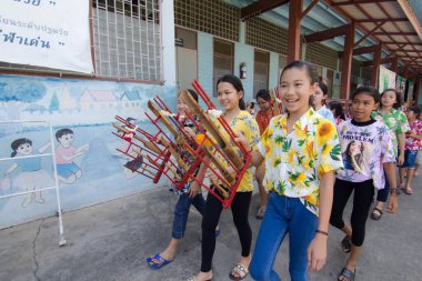 BANGKOK, THAILAND-APRIL 11, 2018: Tayland Yeni Yıl / Su Festivali 'nde (Tayland Yeni Yıl Festivali) 11 Nisan 2018 tarihinde Bangkok, Tayland.