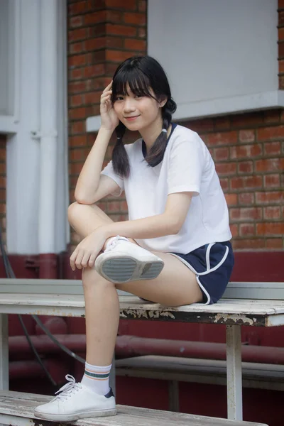 Thai Tiener Mooi Meisje Japanse Sport Student Uniform Gelukkig Ontspannen — Stockfoto