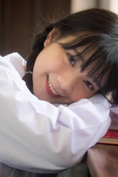 Retrato Tailandês Estudante Ensino Médio Uniforme Adolescente Linda Menina Feliz — Fotografia de Stock