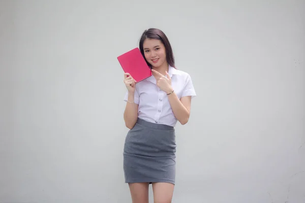 Retrato Tailandês Mulheres Trabalhadoras Adultas Branco Camisa Mostrar Livro Vermelho — Fotografia de Stock