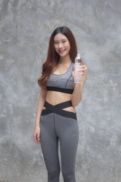 Ásia Tailandês Japonês Teen Bela Menina Sportswear Beber Água — Fotografia de Stock