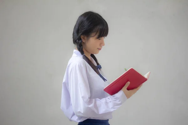 Ασία Thai Σχολική Σχολική Στολή Όμορφο Κορίτσι Γράψτε Ένα Βιβλίο — Φωτογραφία Αρχείου