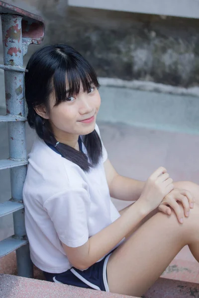 Thai Adolescent Belle Fille Japonais Sport Étudiant Uniforme Heureux Détendre — Photo