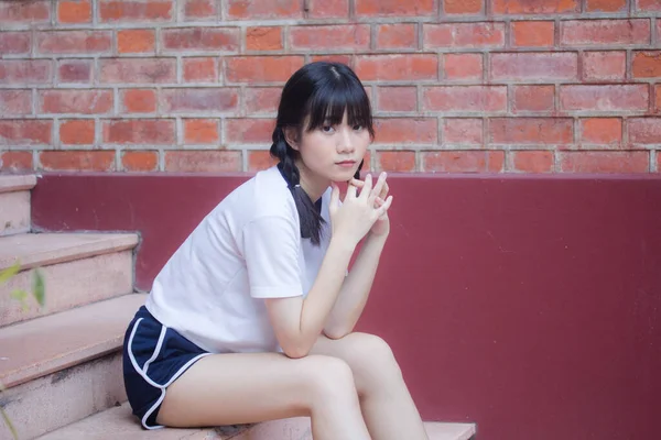 Thai Tiener Mooi Meisje Japanse Sport Student Uniform Gelukkig Ontspannen — Stockfoto