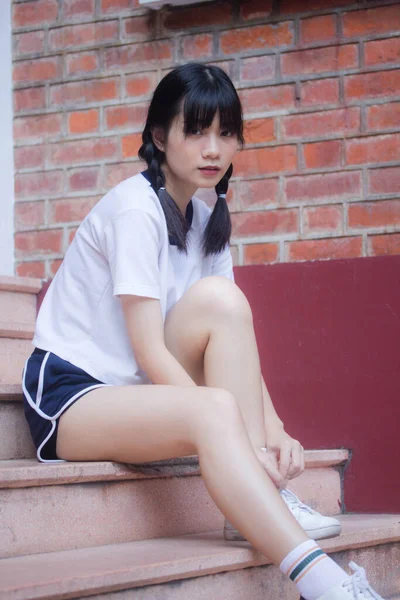 Thai Tiener Mooi Meisje Japanse Sport Student Uniform Gelukkig Ontspannen — Stockfoto