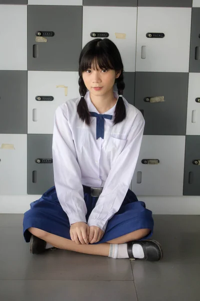 Retrato Tailandês Estudante Ensino Médio Uniforme Adolescente Linda Menina Feliz — Fotografia de Stock